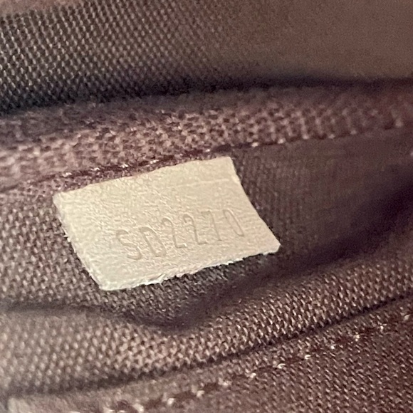 Louis Vuitton LARGE POCHETTE ACCESOIRES w/ 16mm Adjustable MONOGRAM STRAP - Picture 14 of 16